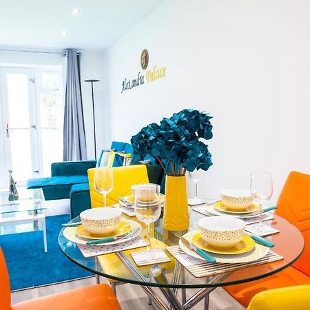 The 'Pinky' - Beautiful 1 Bed Apartment In Hatfield - Free Parking - Near Uni & Business Park - Big Savings On Long Stays エクステリア 写真