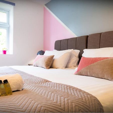 The 'Pinky' - Beautiful 1 Bed Apartment In Hatfield - Free Parking - Near Uni & Business Park - Big Savings On Long Stays エクステリア 写真