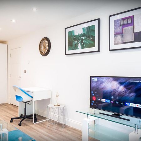The 'Pinky' - Beautiful 1 Bed Apartment In Hatfield - Free Parking - Near Uni & Business Park - Big Savings On Long Stays エクステリア 写真