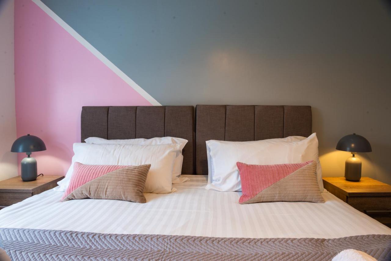 The 'Pinky' - Beautiful 1 Bed Apartment In Hatfield - Free Parking - Near Uni & Business Park - Big Savings On Long Stays エクステリア 写真