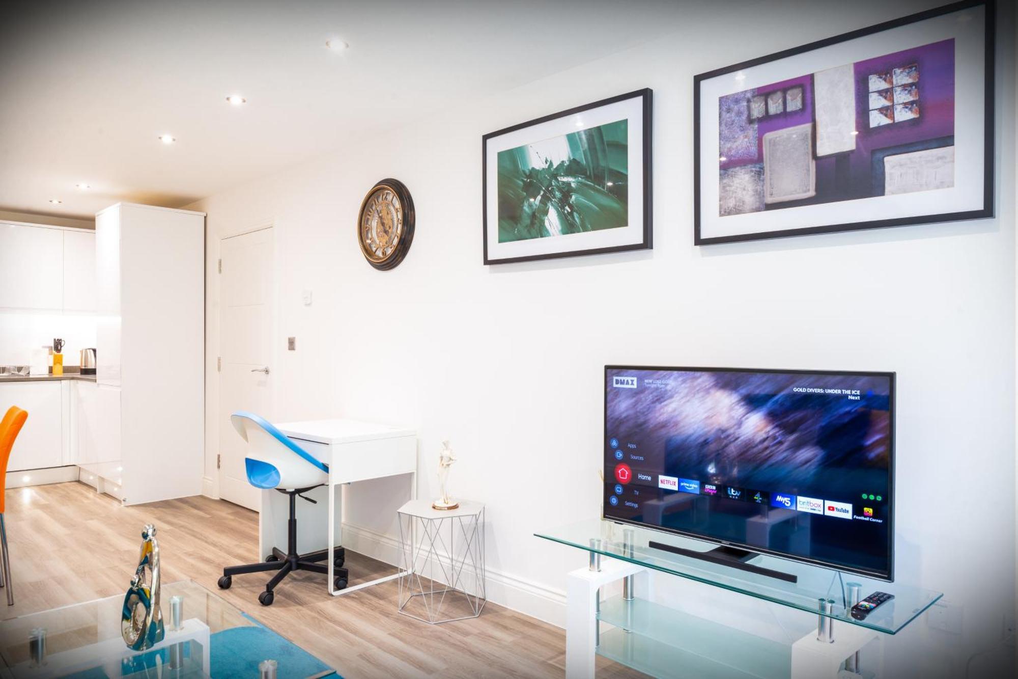 The 'Pinky' - Beautiful 1 Bed Apartment In Hatfield - Free Parking - Near Uni & Business Park - Big Savings On Long Stays エクステリア 写真